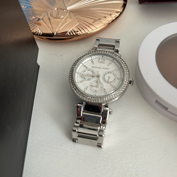 MICHAEL KORS MK5779 stainless steel silver dial watch - Picture 3 of 5